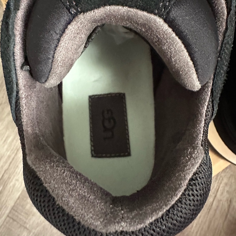 SOLD | NWT UGG Unisex-Adult Goldencush Black - Picture 8 of 11